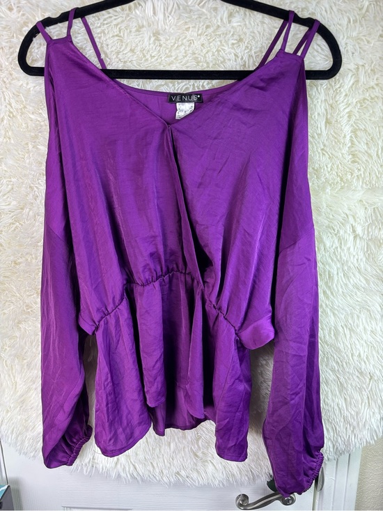 VENUS Tops - VENUS Vibrant Purple Cold-Shoulder Peplum Tunic